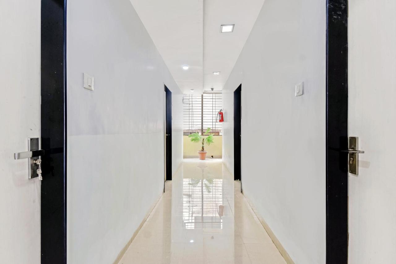 Oyo 61308 Hotel Rw International Hingoli Екстериор снимка